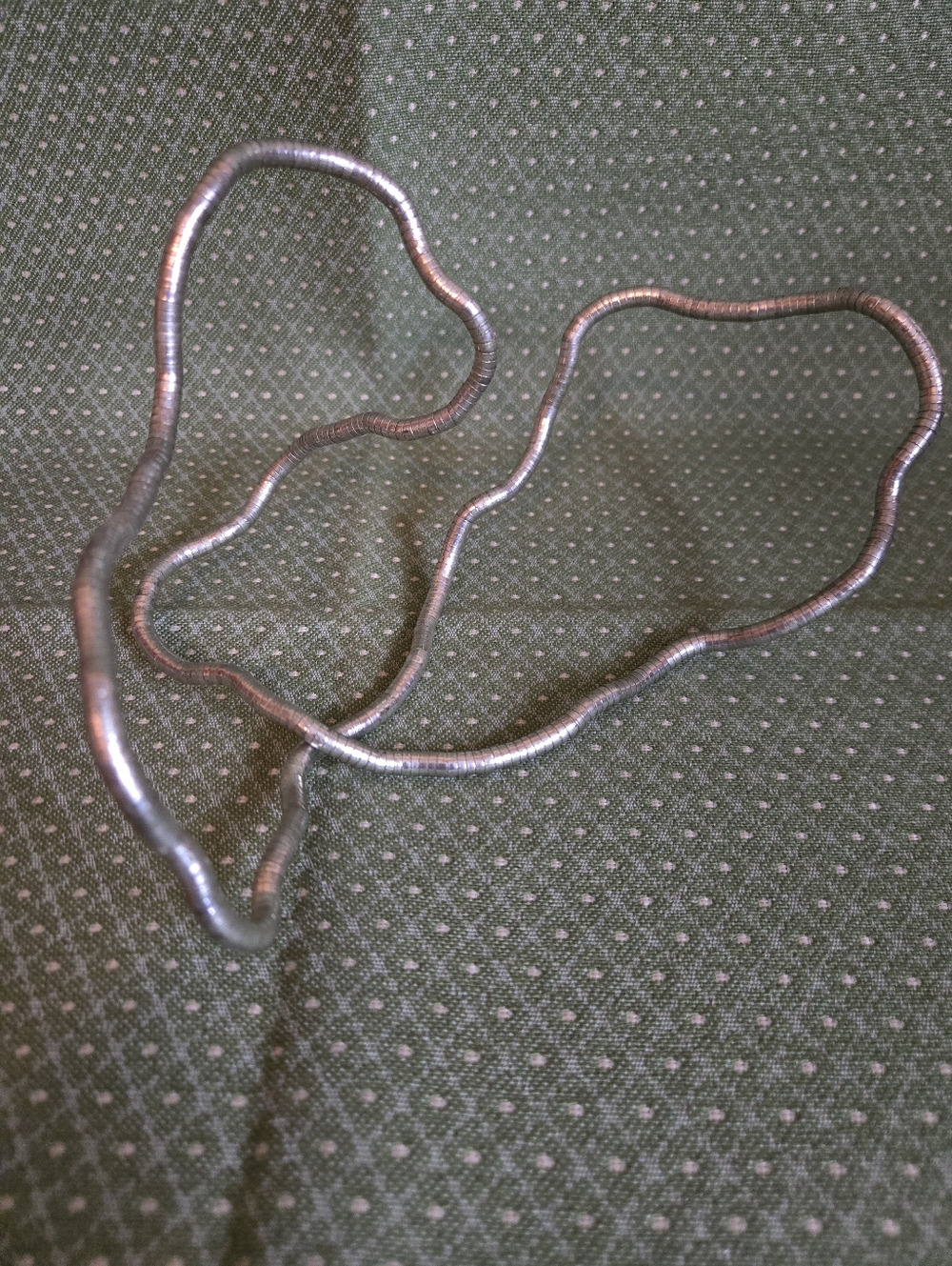 Silver Tone 32" Flexible Coil Necklace Or Bracelet Or What You Make Of It - Picture 5 of 9